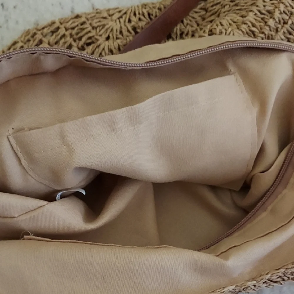 Stylish Tan Woven Handbag - Picture 8 of 9